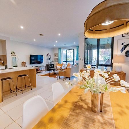 Stayau 4Br Designer Home In Knox Wantirna South المظهر الخارجي الصورة